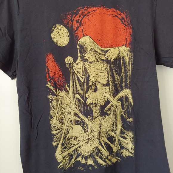 Lootwear Exclusive The Masque Of The Red Death Grafic T-Shirt Black Size Large - Picture 4 of 8